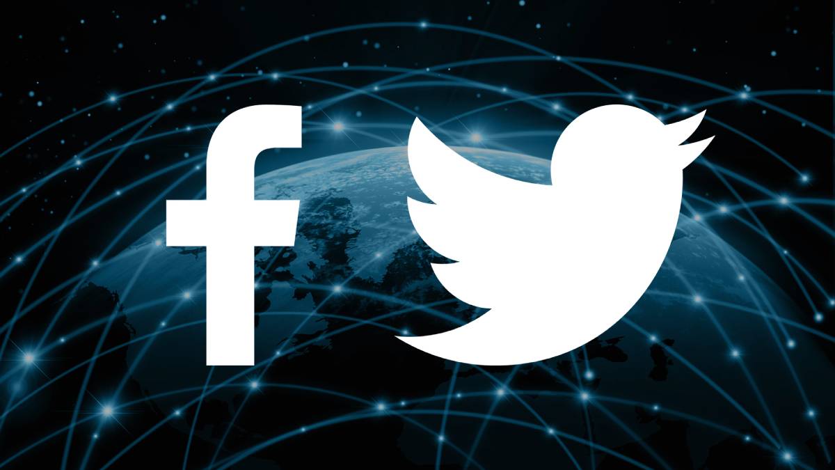 لا يزال فيسبوك و تويتر الرائدان في مواقع التواصل الاجتماعي حيث يحصل الناس على الأخبار